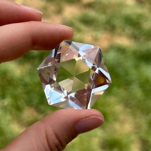 Makelloser klarer Quarz facettierter Diamant, der | AAA brasilianischer Quarzkristall Edelstein