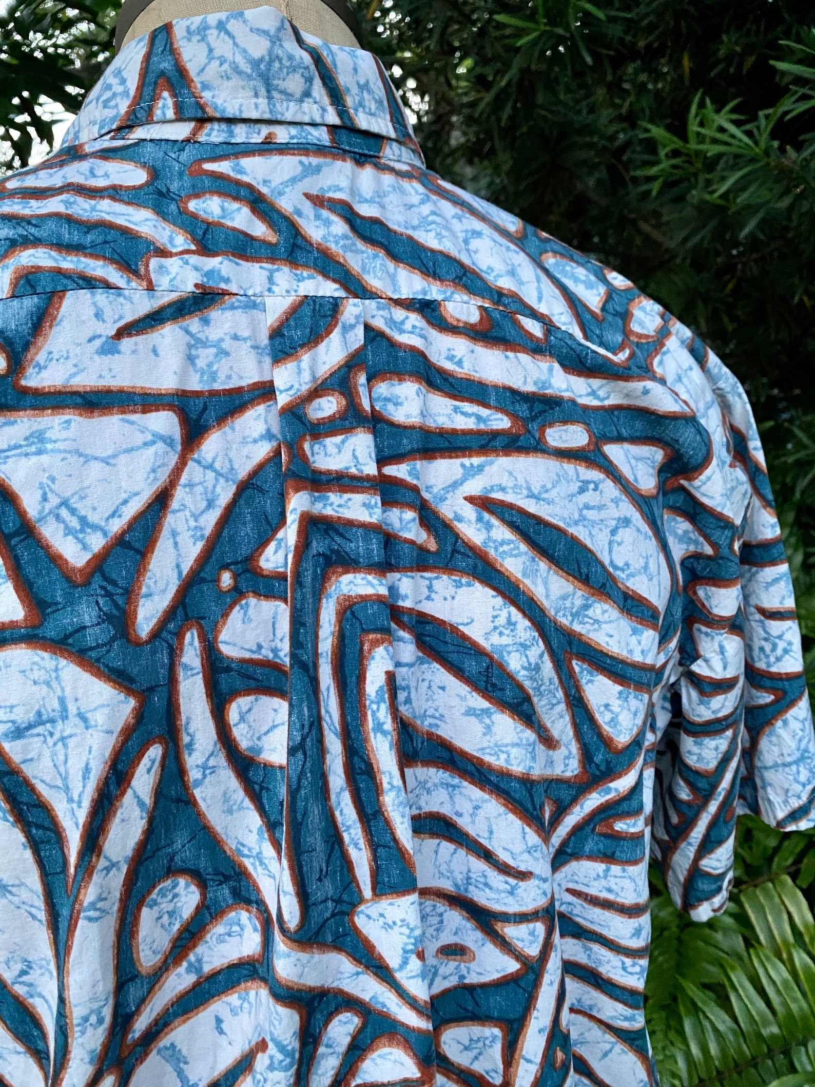 Vintage Go Barefoot Mens Hawaiian Shirt Tiki Theme Mens Batik | Etsy