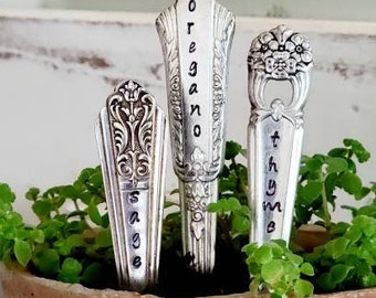 Marcador vintage de hierbas plateado para jardín: etiquetas para plantas estampadas a mano