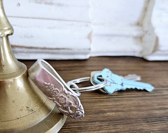 Vintage Keychain,purse hook,vintage gift,gift for wife,gift for daughter,gift for mom,unique gift,vintage lover,gift for grandmother