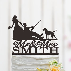 Topper per torta nuziale Hunter, Topper per torta Hunt Is Over, Decorazione per matrimonio di caccia, Topper per torta Hunter Groom, Topper per torta Mr And Mrs 046