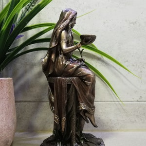 Pythia the High Priestess of the Temple of Apollo at Delphi 25cm 9.84in ...