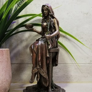 Pythia the High Priestess of the Temple of Apollo at Delphi 25cm 9.84in ...