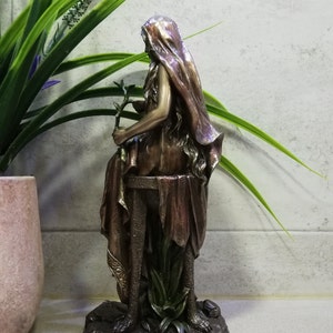 Pythia the High Priestess of the Temple of Apollo at Delphi 25cm 9.84in ...