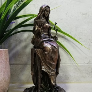 Pythia the High Priestess of the Temple of Apollo at Delphi 25cm 9.84in ...