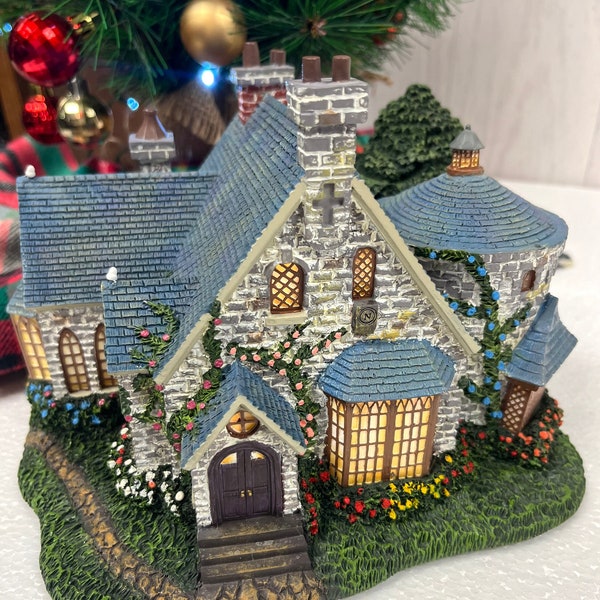 Hawthorne Village Thomas Kinkade "Lamplight Manor" Lit Building