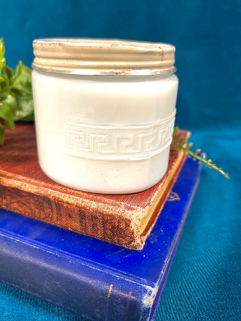 Vintage Woodbury Cold Cream Jar White Milk Glass imagem 6