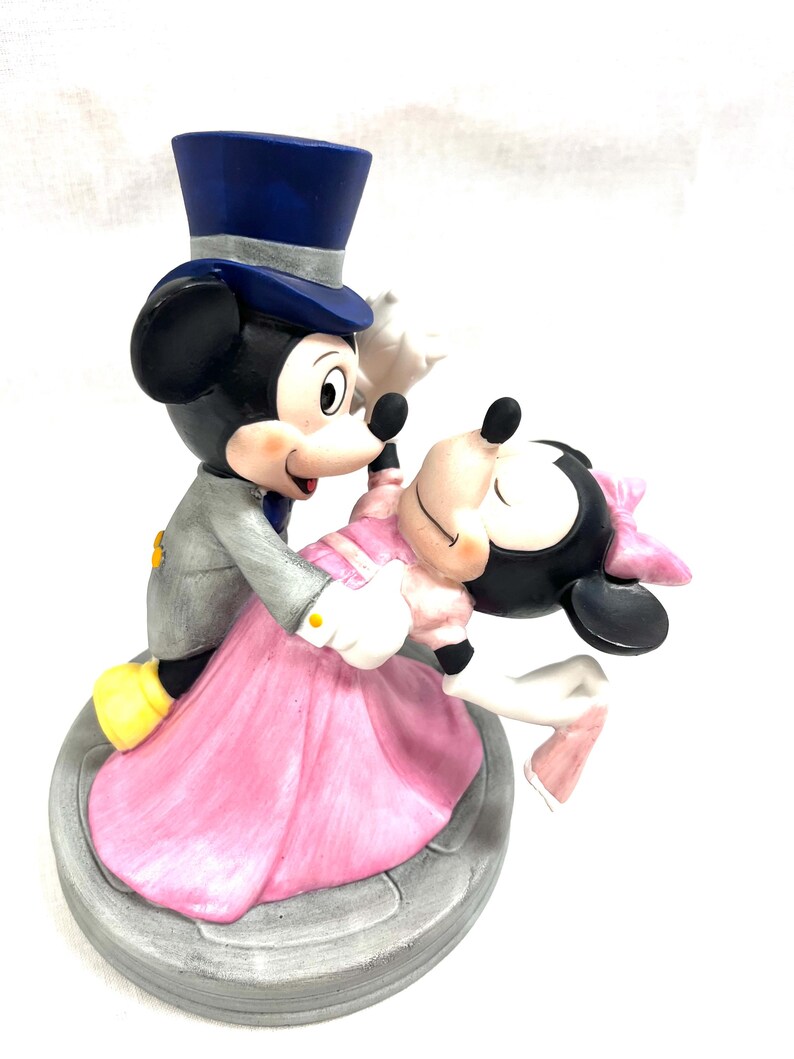 Figura de Mickey y Minnie Mouse bailando en un salón de baile de Disney Japón imagen 2