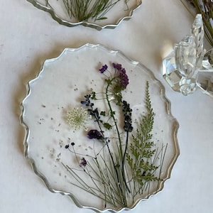 Dessous de verre avec de vraies fleurs séchées