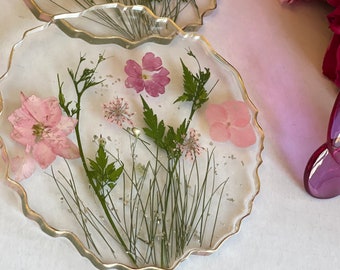 Coasters with real dried flowers, Gift , home décor , Flower coaster , custom made