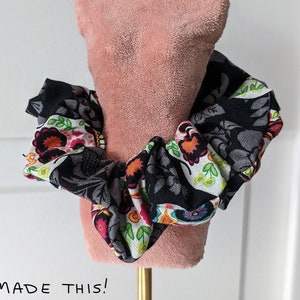 Throwback Scrunchie - Halloween Sugar Skull Dia de los Muertos! A handmade hair accessory for ponytails