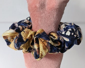 Throwback Scrunchie - Dr Doctor Who Exploding TARDIS! A handmade hair accessory for whovian ponytails