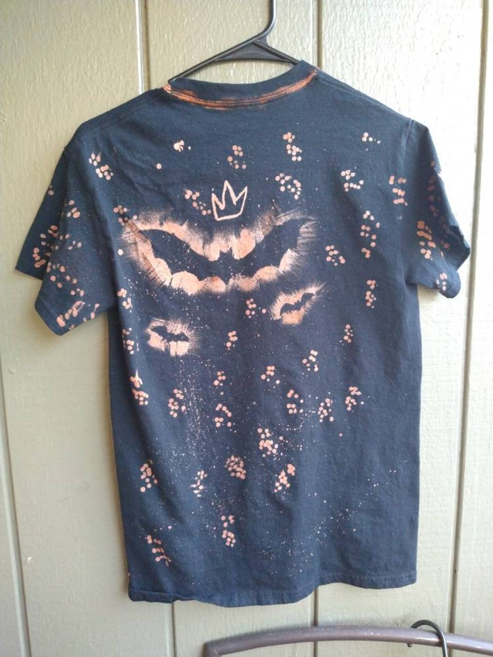 LARGE Unisex Bat Bleach Paint Tshirt Etsy