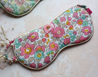 Maschera per dormire con cinturino elastico Liberty London Betsy Pink Floral Eye Mask