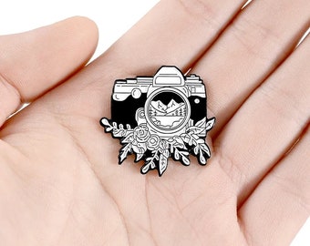 Black Old Camera Enamel Brooch Pinback Button Jacket Accessories Badge Gift Jewellery Decorative Badge Black and White Enamel Pin