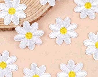 Daisy Flower Iron on Patch Decorative Badge Embroidery Gift White Flowers Badge Embroidery Applique Garment Clothing Accessories