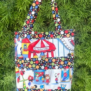 Sac de marché pour enfants Sac fourre-tout pour enfant Carnaval Patchwork Cousu main Artisanat coloré Fête foraine avec fermoir