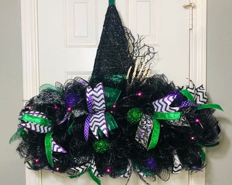 Witch hat halloween light-up wreath