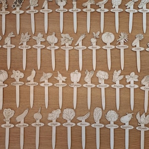 49 marcadores de jardín cortados con láser, archivos SVG, patrón Glowforge vegetal, juego de estacas de jardín, etiquetas de jardín, regalo de jardinero, dxf, plantas decorativas, hierbas