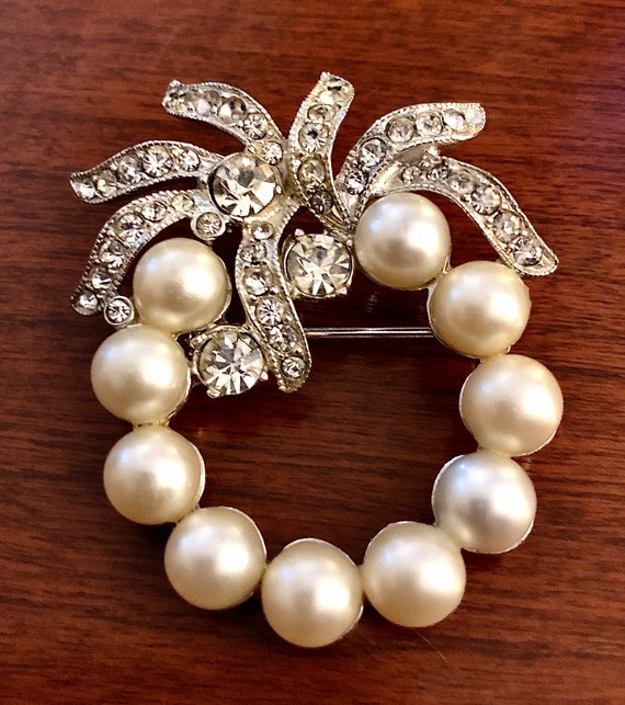 1940s Signed Eisenberg Brooch