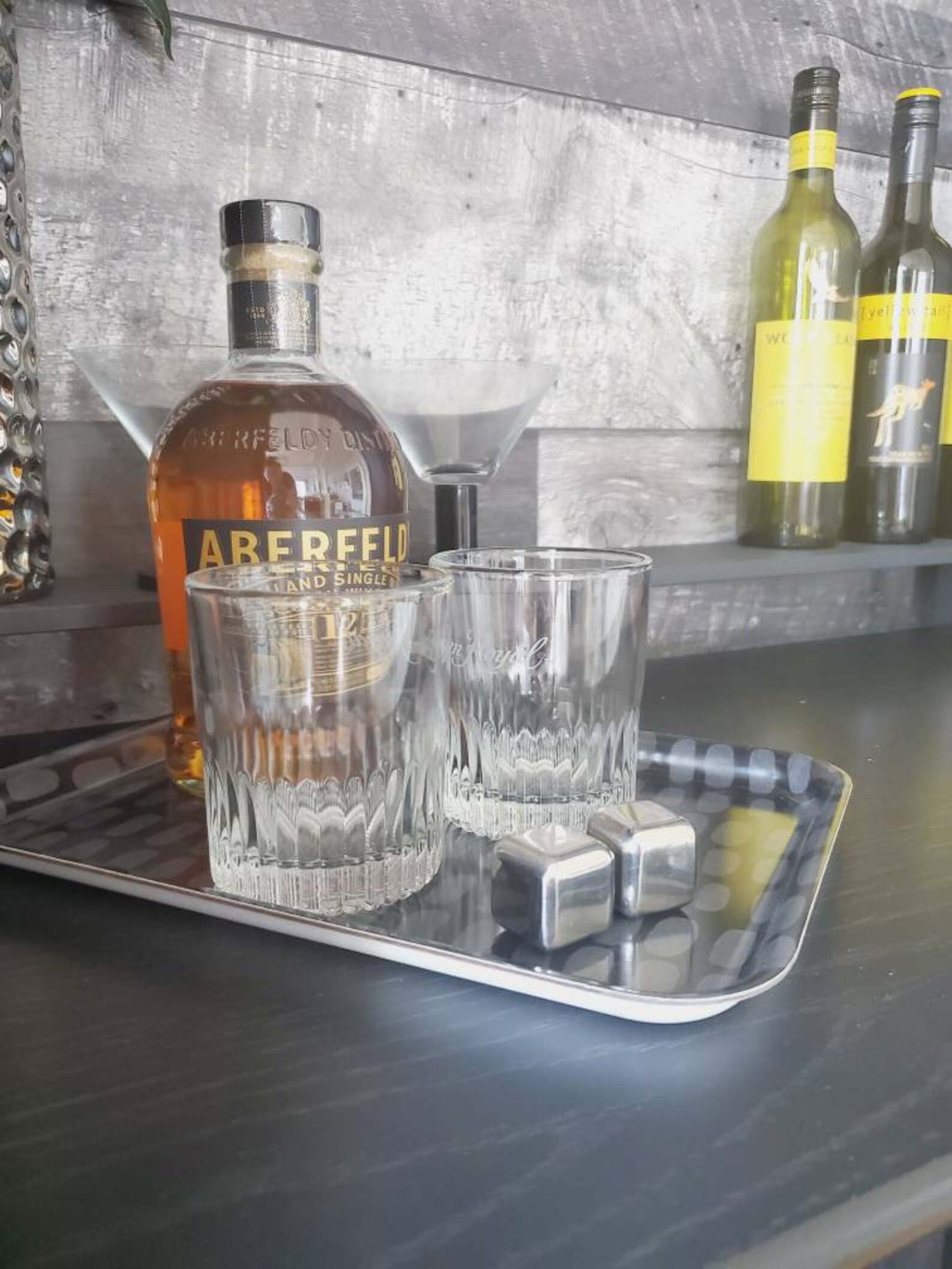 VENDIDO Modern Farmhouse Wine Bar Etsy