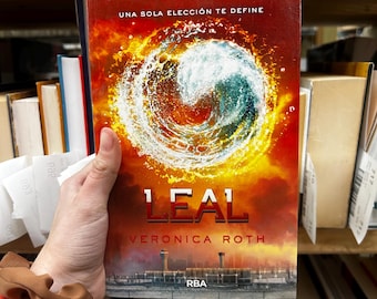 Leal (Allegiant) by Veronica Roth, Spanish Edition, Divergent Series, Young Adult, Dystopian, Paperback, Like New
