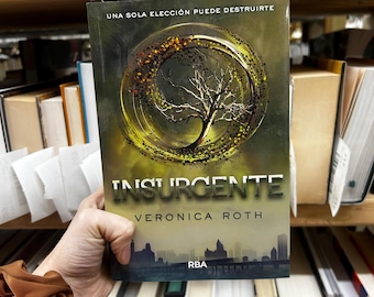 Insurgente (Insurgent) by Veronica Roth, Spanish Edition, Divergent Series, Young Adult, Dystopian, Paperback, Like New