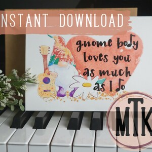 Valentijnsdag wenskaart | Gnome Body houdt net zoveel van jou als ik | Tie-dye hippie regenboogkabouter | Groovy Cool Cat-gitaarspelermuziek uit de jaren 70