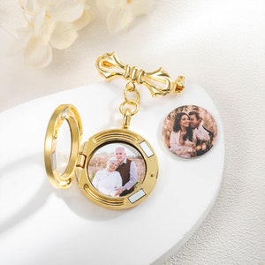 Épinglette de mariage photo personnalisée, broche photo pour le marié, charme du bouquet de mariée, charme du bouquet de mémoire, cadeau de mariage/anniversaire pour fiancé