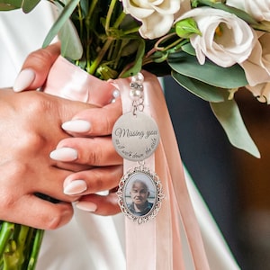 Pendentif photo personnalisé pour bouquet commémoratif de mariée avec n'importe quelle photo. Souvenir de forme ovale avec ruban. Idées de mariage