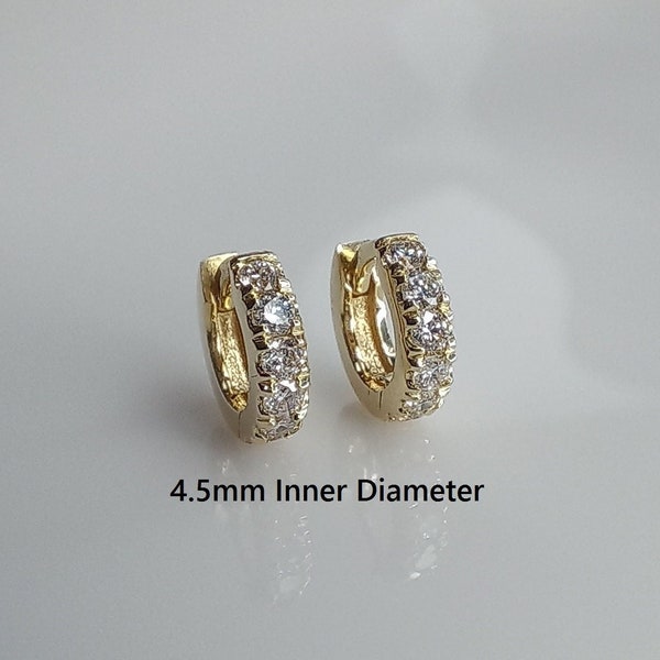 Extra Petite Dikke Diamond Huggies, Petite Kraakbeen Oorbellen, Grote Diamant Kleine Hoepels, 14K Tiny Tragus Huggie Hoops, Helix Diamond Huggies