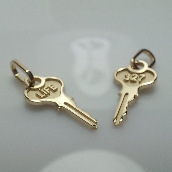 14K Liebe Schlüssel Anhänger, Solid Gold Liebe Schlüssel Charme, Zierliche Liebe Schlüssel Halskette, Valentinstag Goldgeschenk, personalisierte Schlüssel Halskette