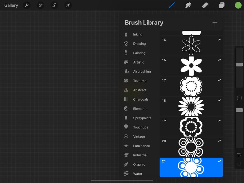 Op de afbeelding: Een screenshot van een digitale kunst-app die een lijst met penseelcategorie&euml;n en hun bijbehorende pictogrammen toont. De categorie&euml;n omvatten Inkten, Tekenen, Schilderen, Artistiek, Airbrushen, Texturen, Abstract, Houtskool, Elementen, Spuitverf, Retouches, Vintage, Luminantie, Industrieel, Organisch en Water. De pictogrammen zijn gestileerde bloemen in verschillende kleuren en ontwerpen.