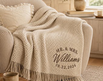 Personalized Wedding Throw Blanket, Custom Embroidered Mr and Mrs Blanket, Newlywed Gift, Bridal Shower Gift, Home Deco, House Warming Gifts