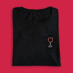 T-shirt with wine embroidery