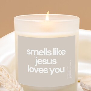 Riecht wie Jesus liebt dich duftende mattierte Kerze Christliches Geschenk Lustige Glaskerze Geburtstagsgeschenk für sie Bibelgruppe Geschenke Freundin Geschenk