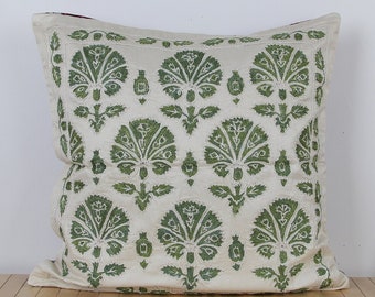 Embroidered Suzani Pillowcase Bohemian Green White 18"x18" (45x45cm) Eclectic Pillow Silk Zippered Cushion Cover Lumbar Home Decoration