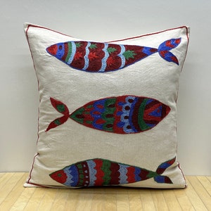 Embroidered Suzani Pillowcase Bohemian Red Blue Green 18"x18" (45x45cm) Eclectic Pillow Silk Zippered Cushion Cover Lumbar Home Decoration