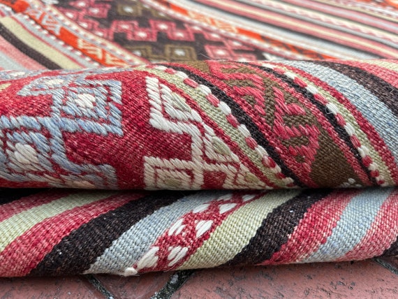 ヴィンテージ トルコ ジャジム ラグ：刺繍入りキリム カーペット（5.4