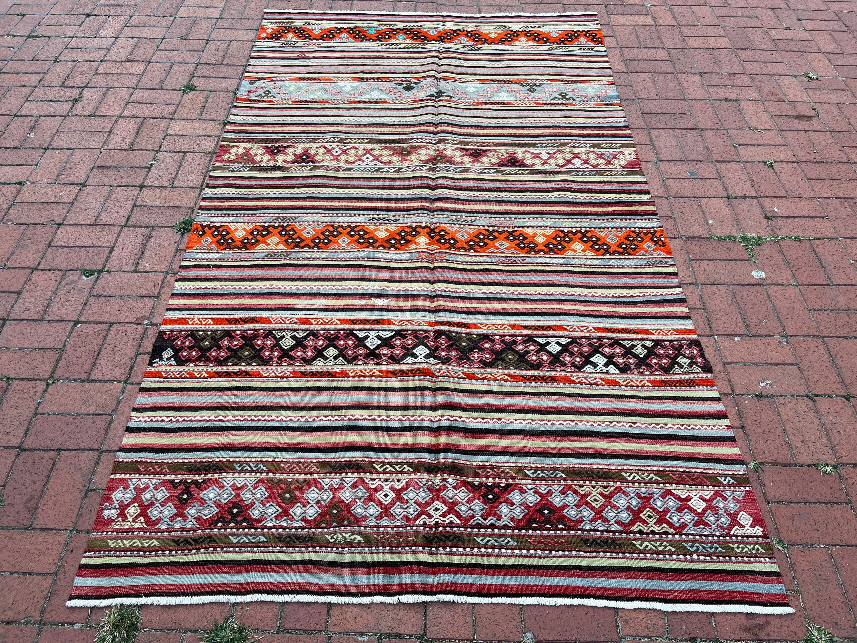 ヴィンテージ トルコ ジャジム ラグ：刺繍入りキリム カーペット（5.4