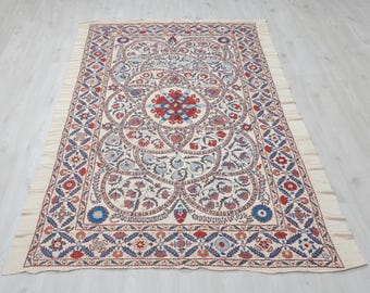 Embroidered Silk Suzani Cover: Bohemian Home Decor (200x140cm)