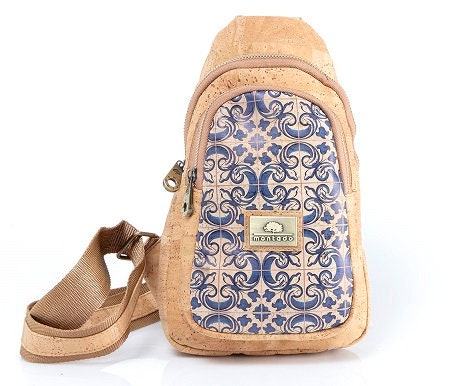 Cork Cross Backpack - Vegan - Natural - Handmade in Portugal  display picture 3