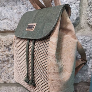 Kork Rucksack, vegan, wasserdicht - Frau - rot grün gelb blau braun