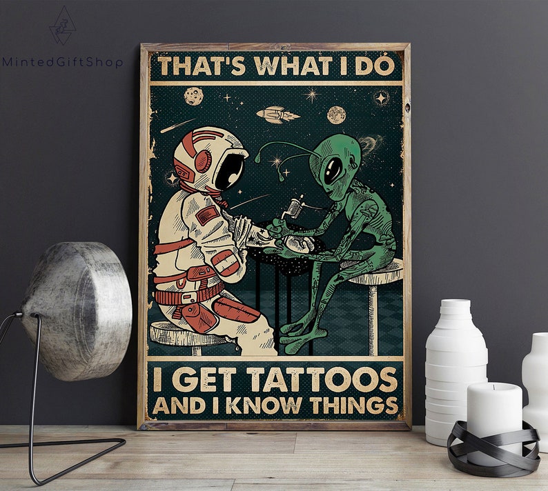 Tattoo Poster / Alien en Astronaut Poster / Outer Space Poster / Alien Wall Art afbeelding 1