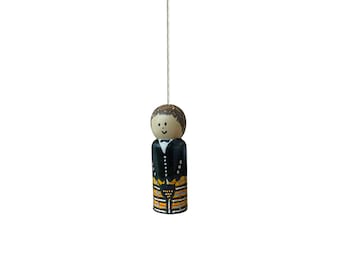 Tirador de luz Cornishman de madera pintado a mano con cable y conector