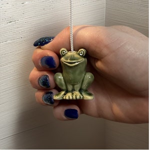 Ceramic Green Frog Light Pull with Cord & Connector