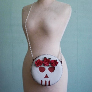 Bolso de mano Skull n Roses / Bolso pequeño Halloween / Viernes redondo / Gótico Punk / Cuero de lujo para mujer / Bolso de hombro oscuro Accesorios / Lujo