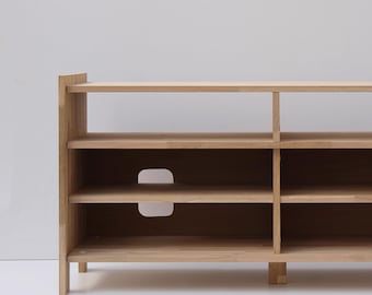 Oak Stand, handmade from solid oakwood | MUKO