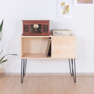 Vinyl storage box stand, handmade from solid pinewood CAPITO