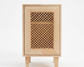 Lattice nightstand, handmade from solid pinewood | LATTEN